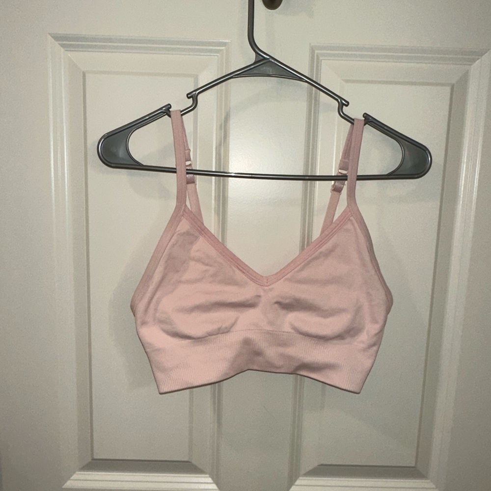 Lululemon ebb to street bra C/D cup strawberry milkshake size 4